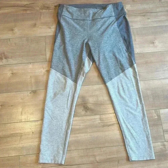 Outdoor Voices 7/8 Tri Tone Gray Leggings Sz XL - Picture 4 of 9